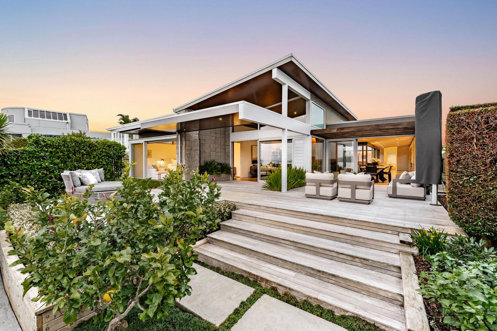 Slider image of 58 Seacliffe Avenue, Auckland
