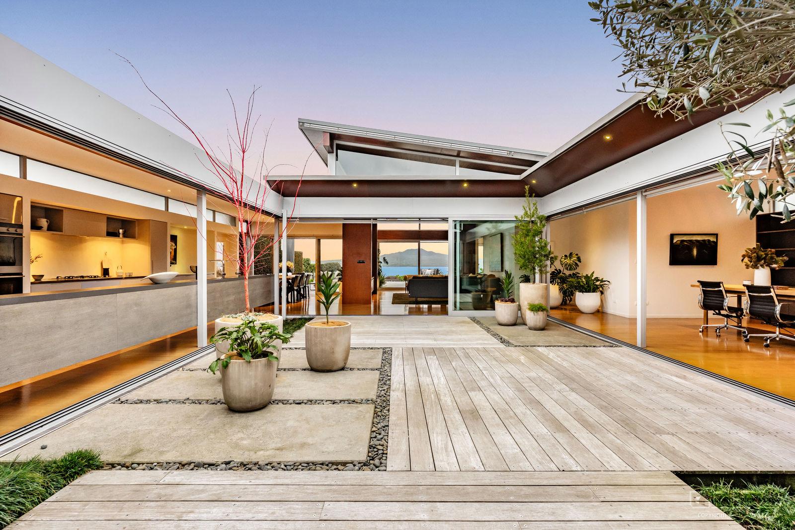 Slider image of 58 Seacliffe Avenue, Auckland
