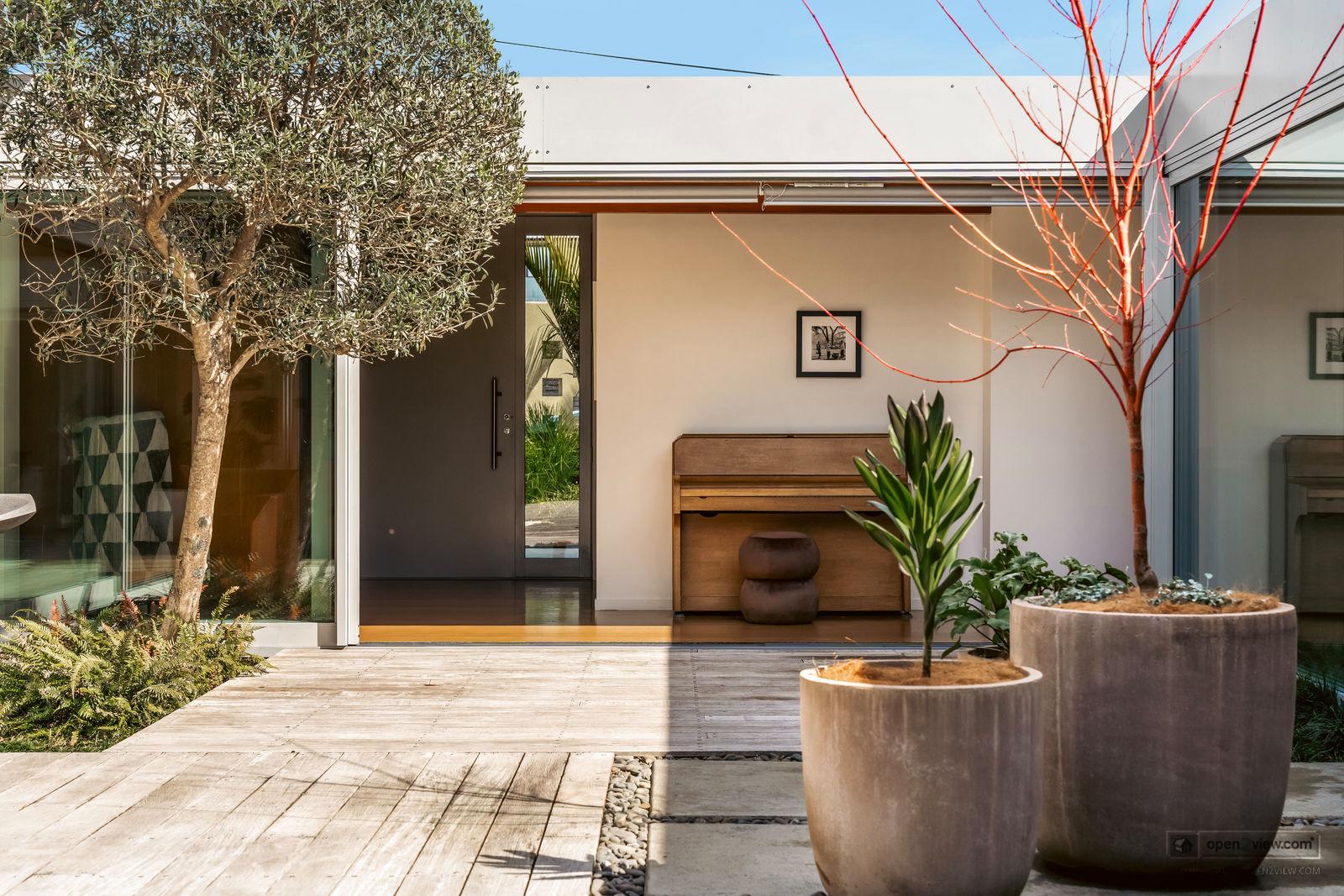 Slider image of 58 Seacliffe Avenue, Auckland