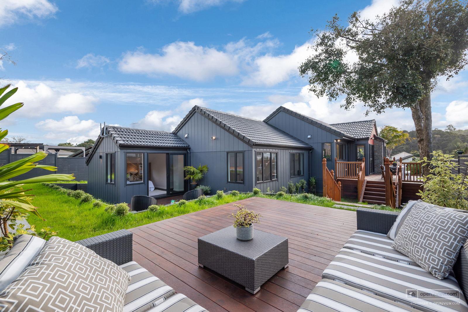 Slider image of 106 Landing Drive, Auckland