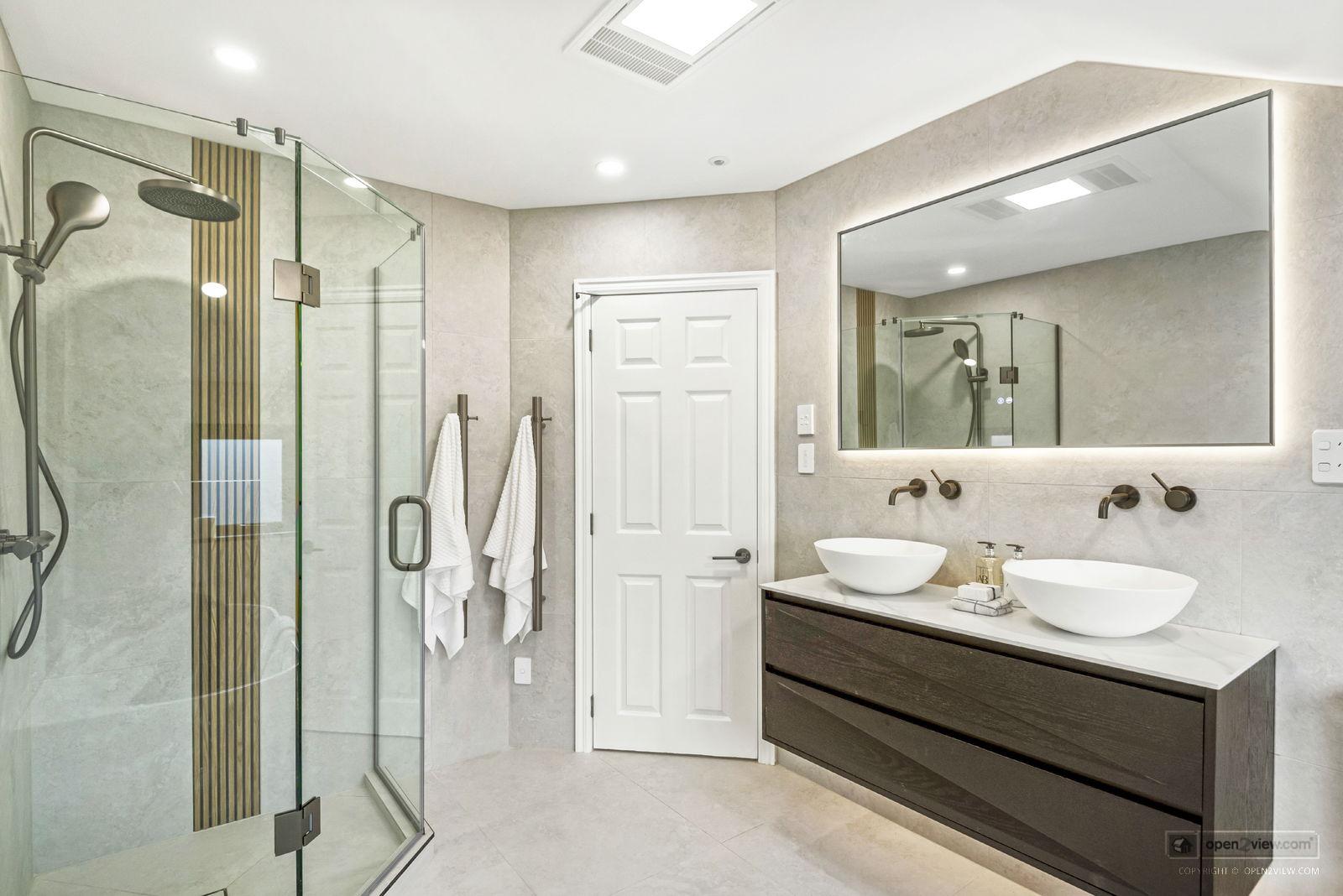 Slider image of 106 Landing Drive, Auckland