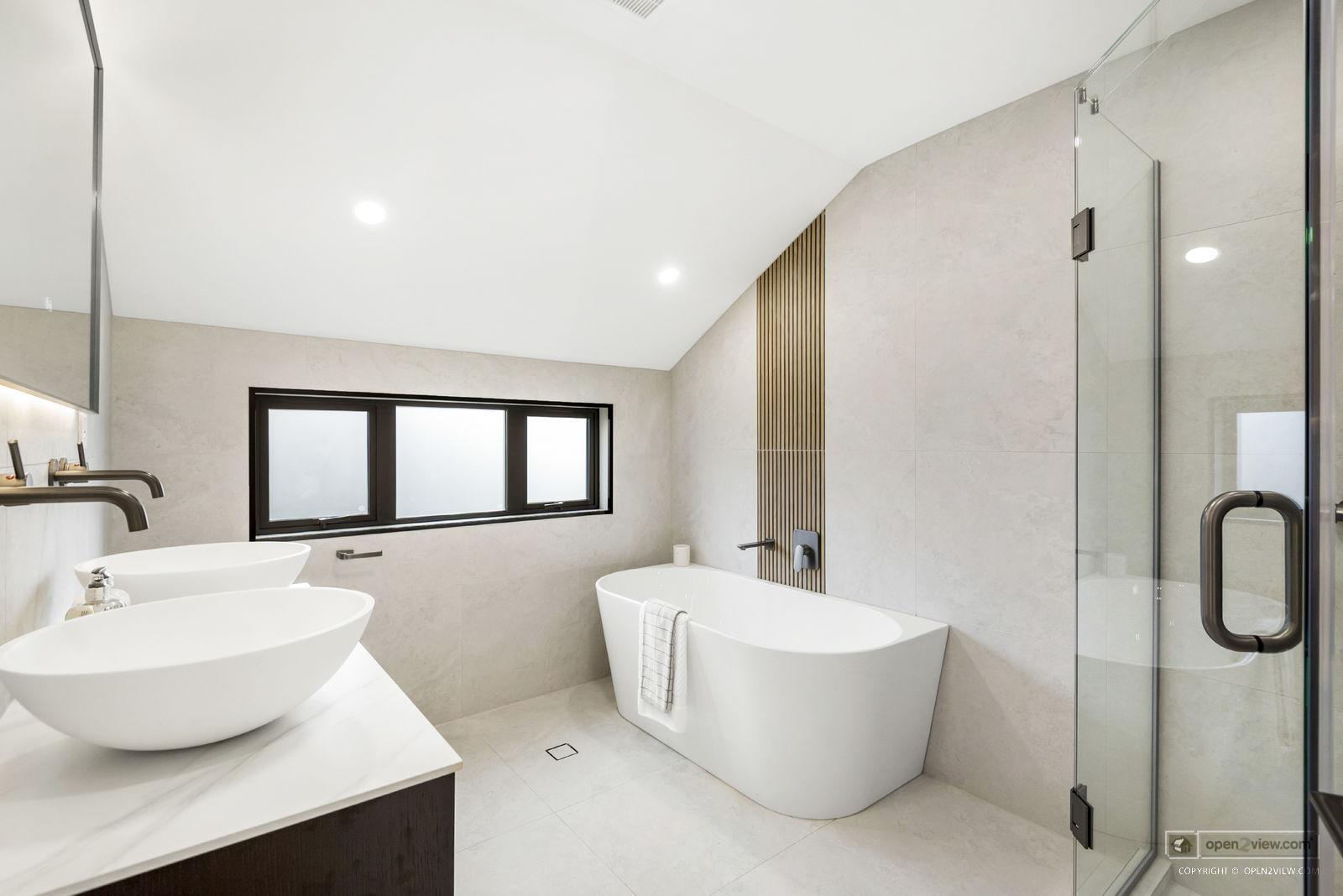 Slider image of 106 Landing Drive, Auckland