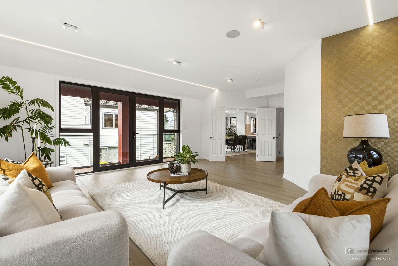 Slider image of 106 Landing Drive, Auckland